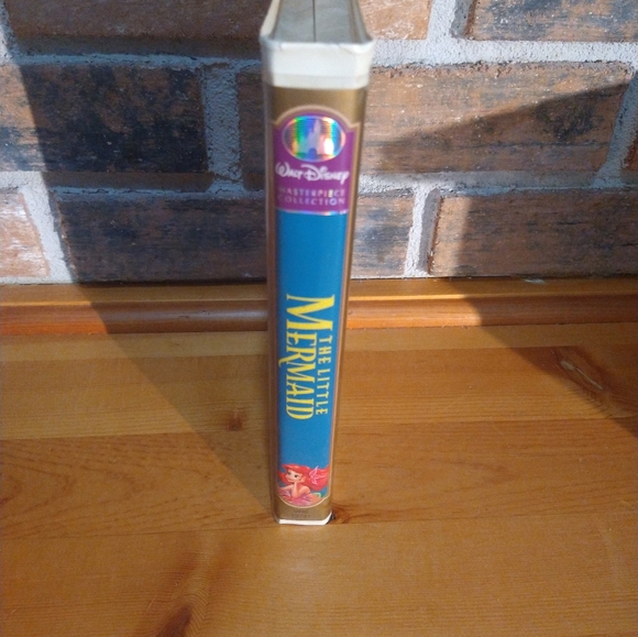 The Little Mermaid was released to theaters on November 17, 1989 - Picture 3 of 12